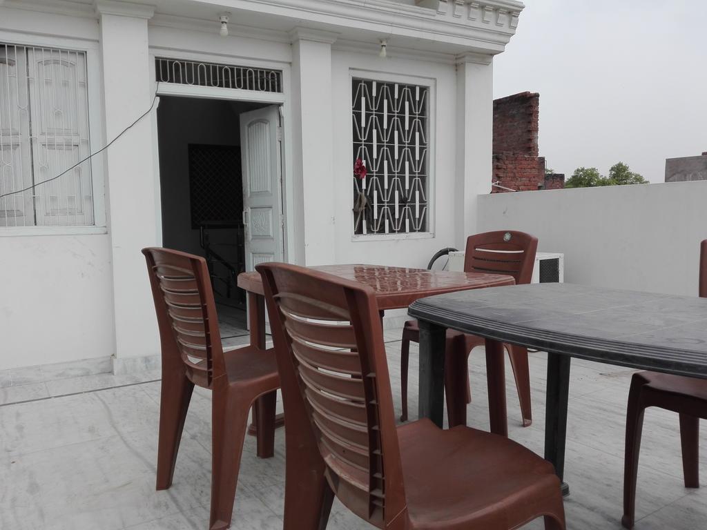 Dynasty Guest House Benares Buitenkant foto